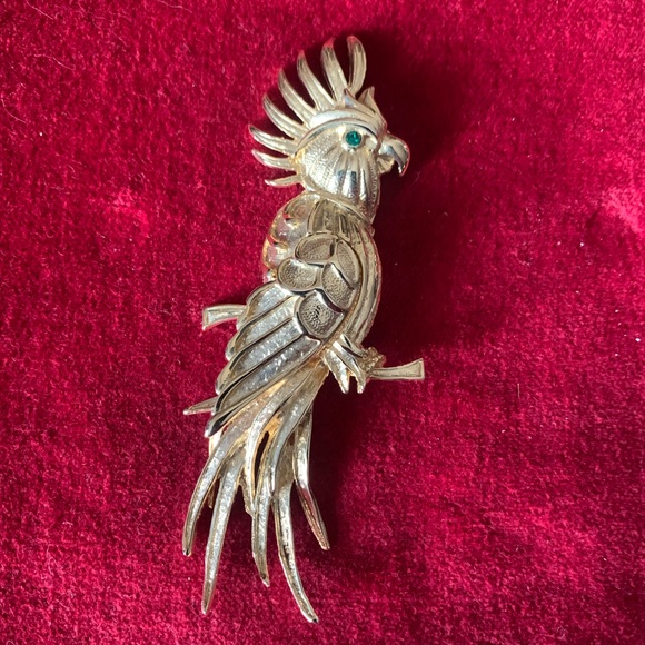 Jewelry - Beautiful Bird brooch